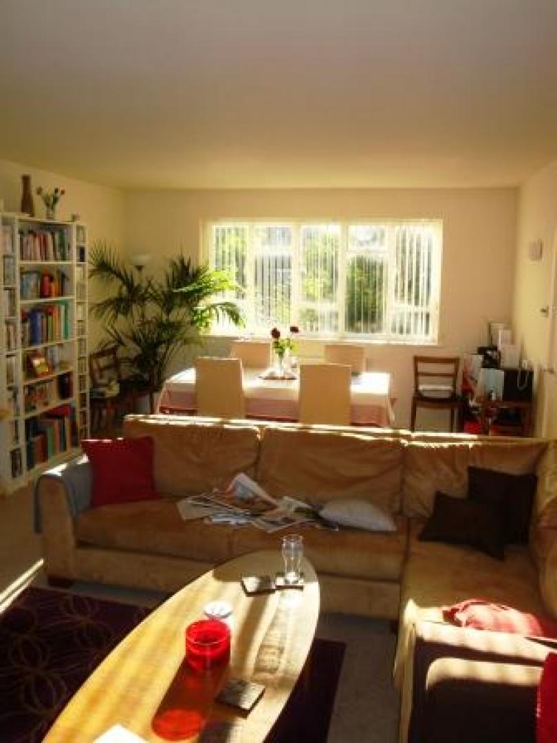 			1 Bedroom, 1 bath, 1 reception Flat			 Exeter Road, KILBURN/MAPESBURY